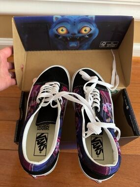 🔥 Vans K-Pop Demon Hunters (Limited Edition) – Size 4.5Y 🔥